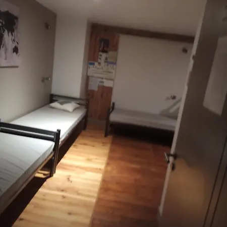 La E Bella Hostel