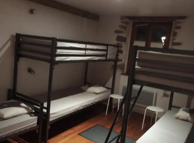 Auberge de jeunesse La E Bella