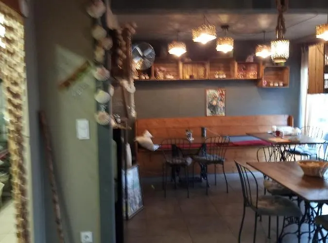 Auberge de jeunesse La E Bella *